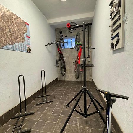 Biker'S Blue Cove Apartment Finale Ligure Exterior photo